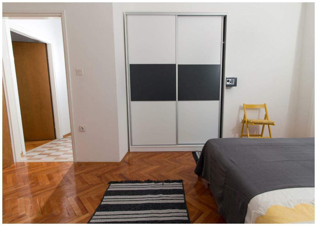 Large apartment between Split&Trogir Kaštela Buitenkant foto